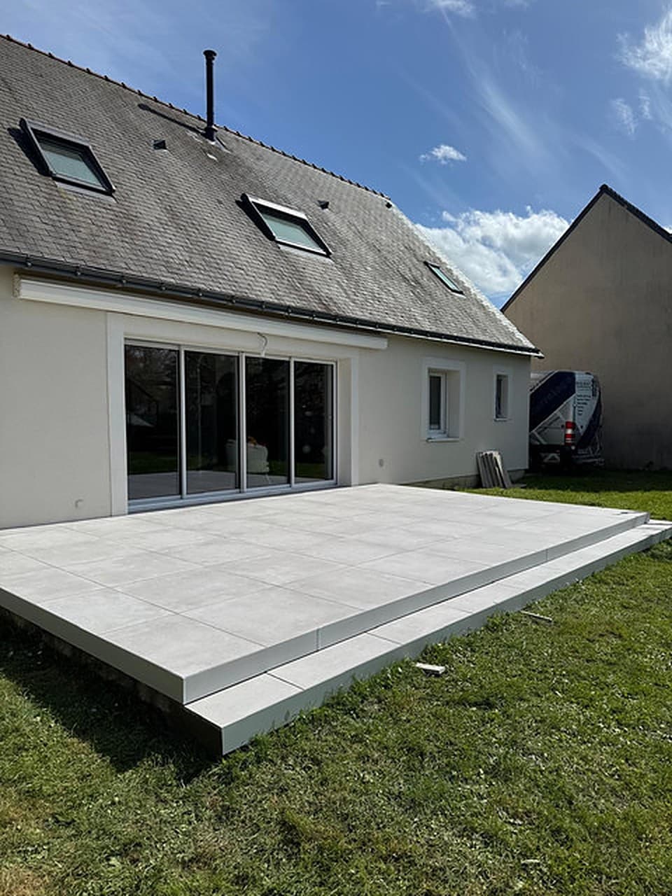 Terrasse extérieure carrelée dans le Maine-et-Loire